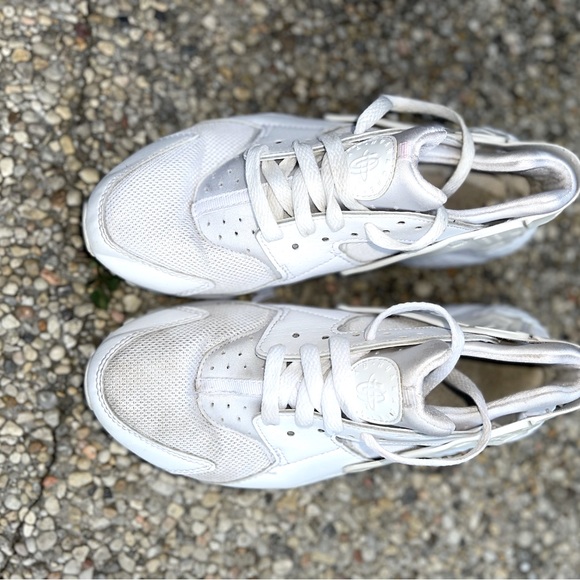 NIKE HUARACHES - Picture 2 of 4